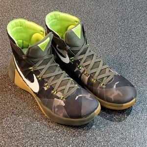 Nike Hyperdunk 2015 Sneakers